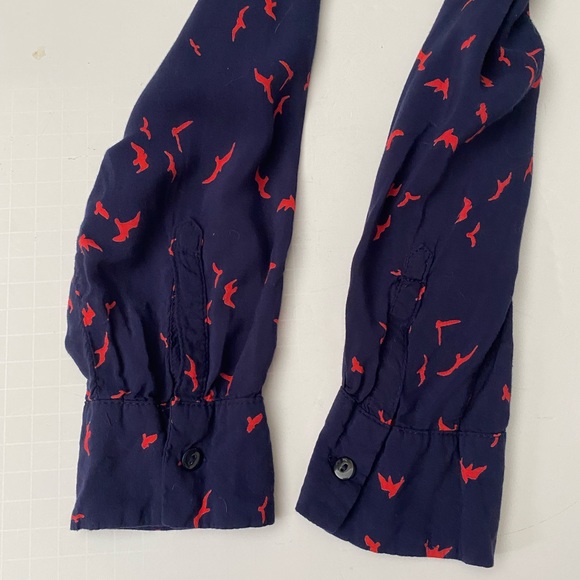 MNG Basics Long Sleeve Red Bird Print Blouse Women’s size L - Picture 10 of 13